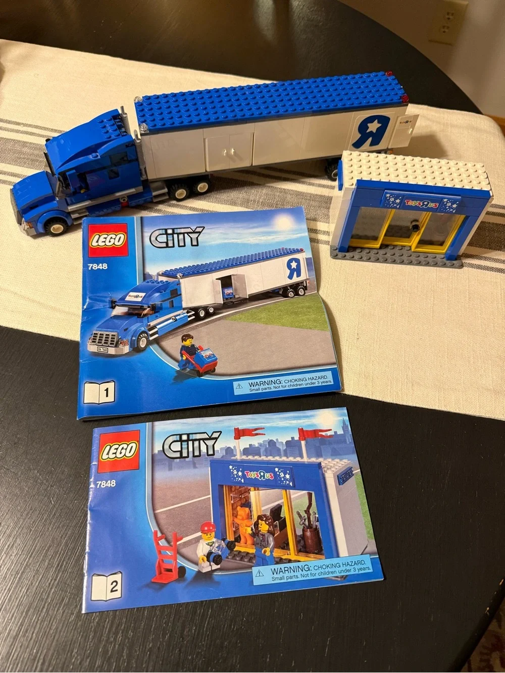 Lego City Toys R Us Truck and store set 7848